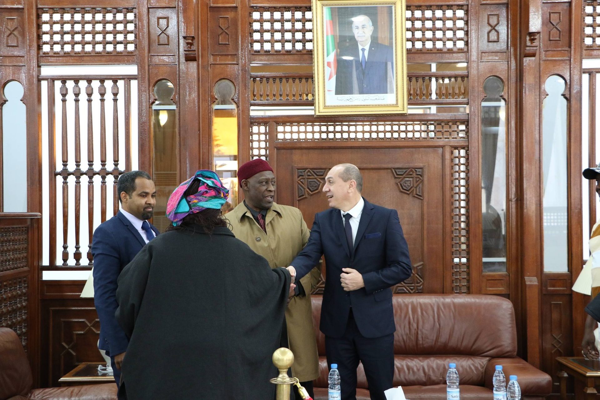 Le Président du CNESE reçoit son homologue tchadien à l’aéroport Houari Boumediene