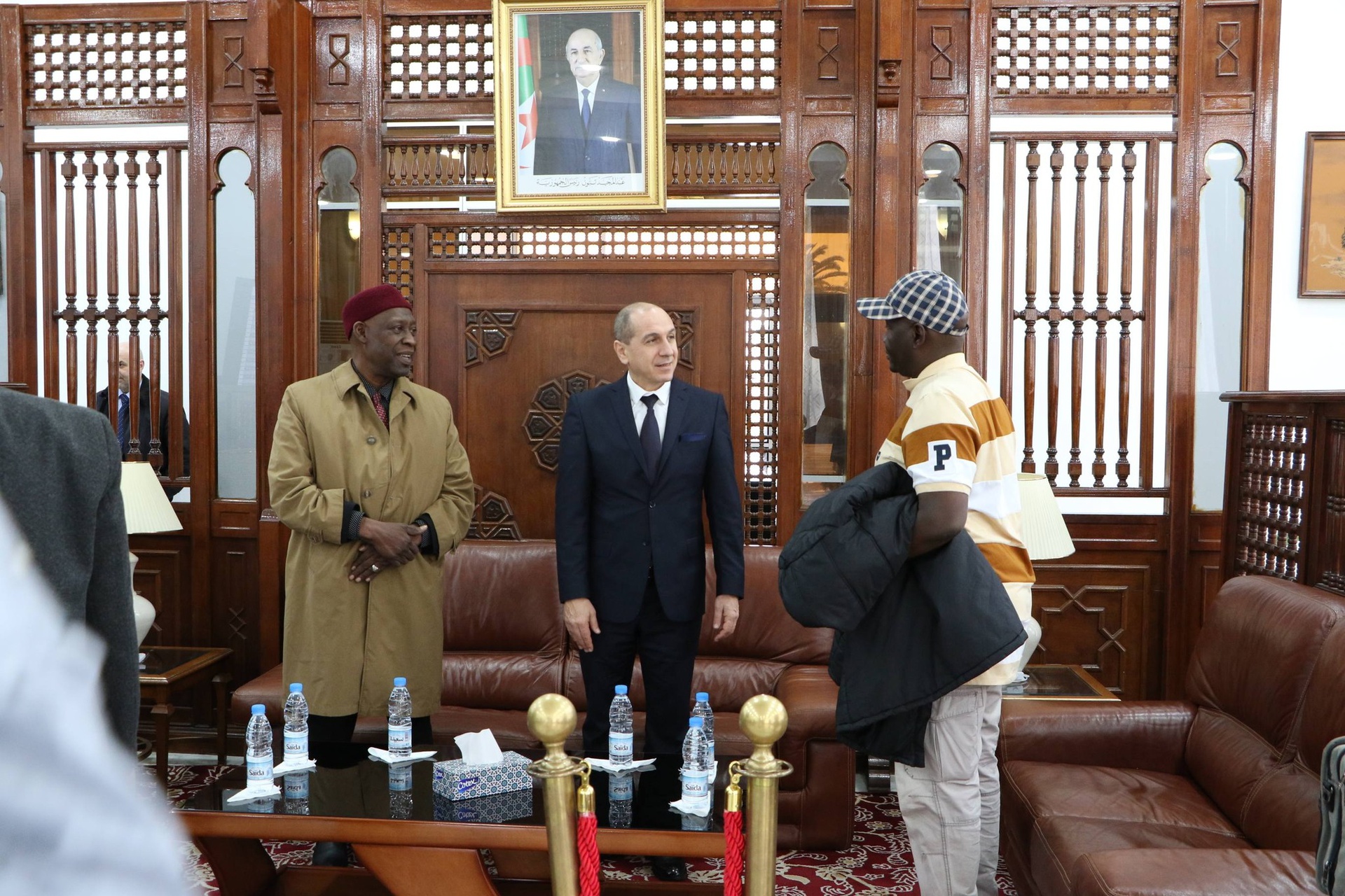 Le Président du CNESE reçoit son homologue tchadien à l’aéroport Houari Boumediene