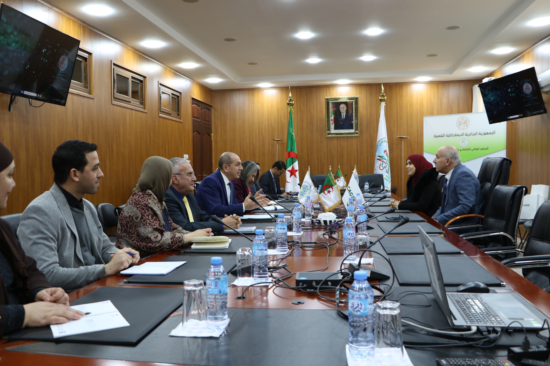Cérémonie de signature de protocole d'accord de coopération avec la Compagnie Algérie